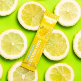 AMAZING CARE ELECTROLITOS EN POLVO SABOR LIMONADA X 12 STICKPACKS